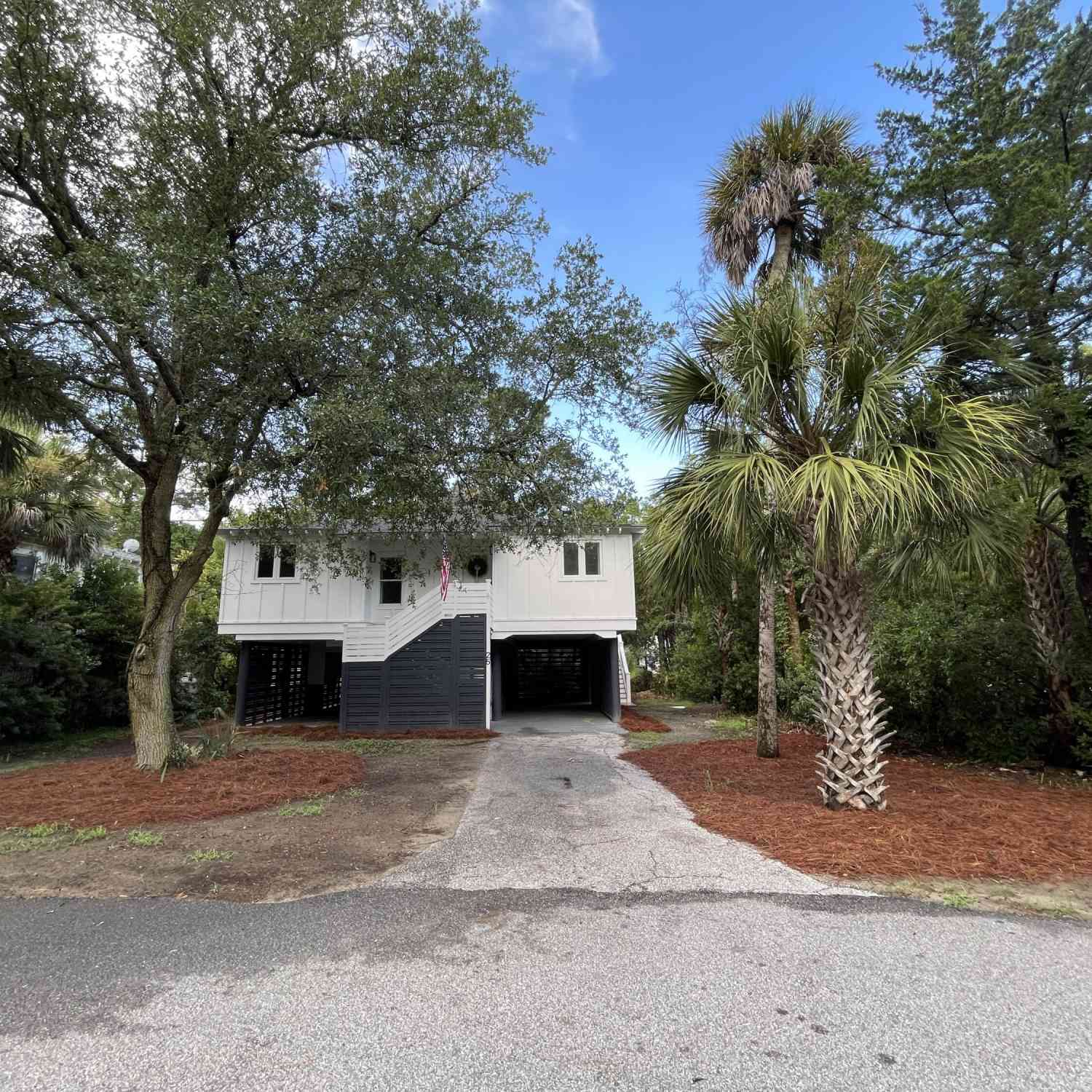 Homes For Sale - 25 Sandcrab Court<br/> Isle of Palms, SC 29451