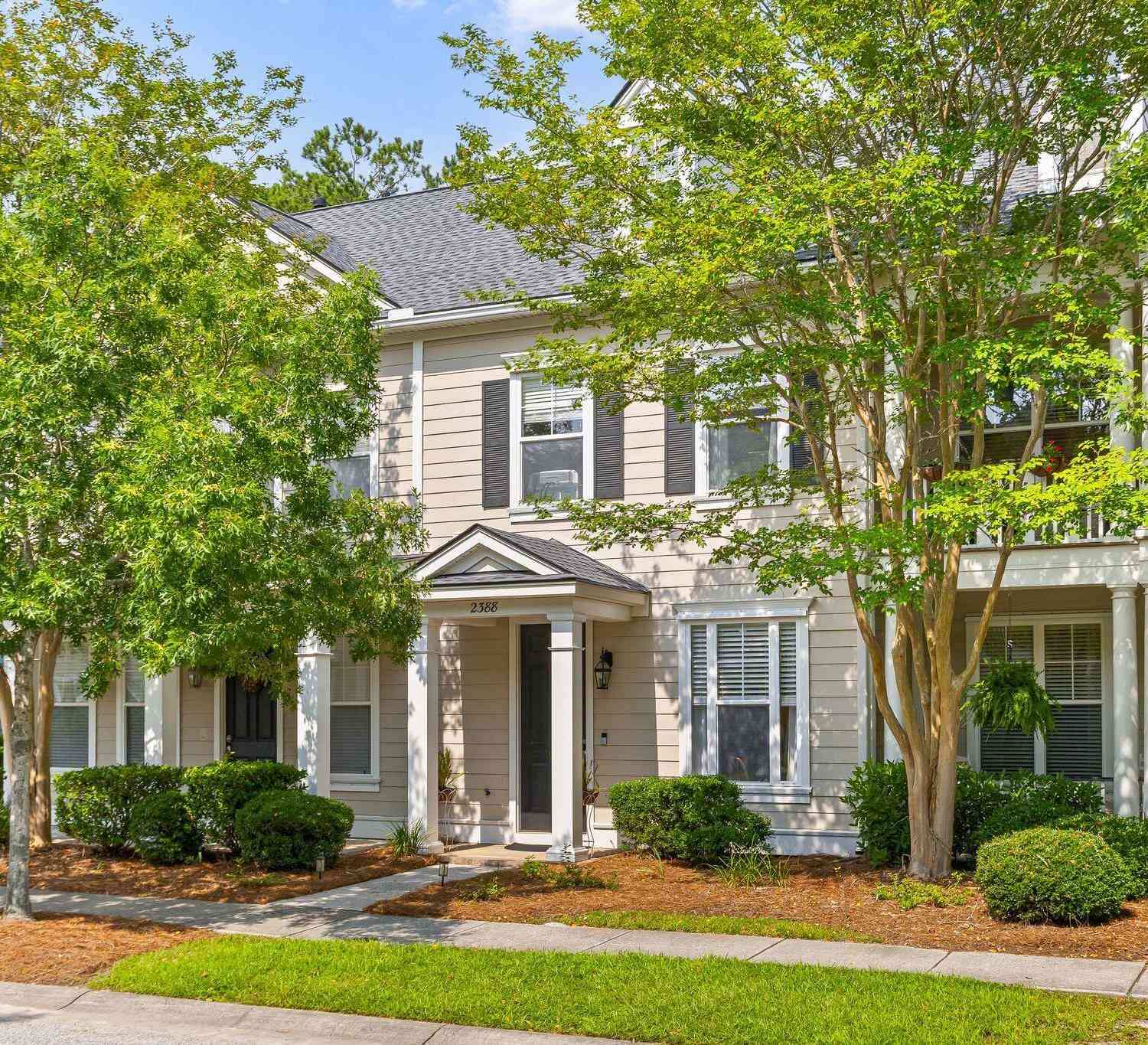 Condo For Sale - 2388 Kings Gate Lane #302<br/> Mount Pleasant, SC 29466