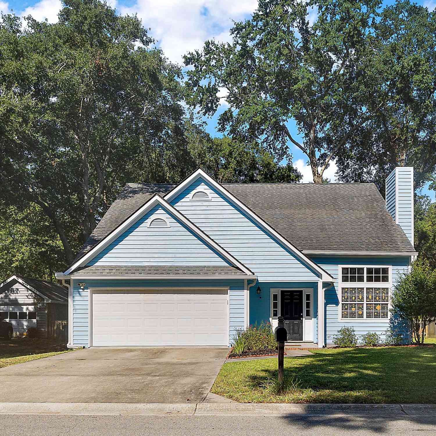 Homes For Rent - 1379 Center Lake Drive<br/> Mount Pleasant, SC 29464