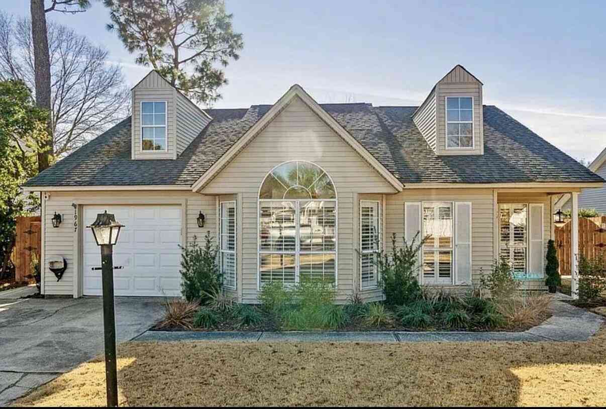 Homes For Rent - 1967 Armory Drive<br/> Mount Pleasant, SC 29466