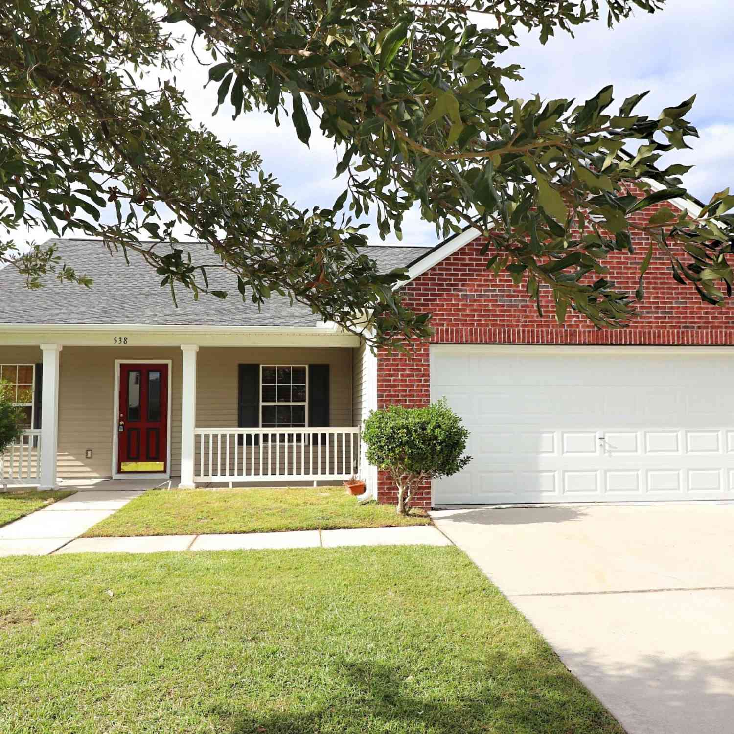 Homes For Rent - 538 Holiday Drive<br/> Summerville, SC 29483