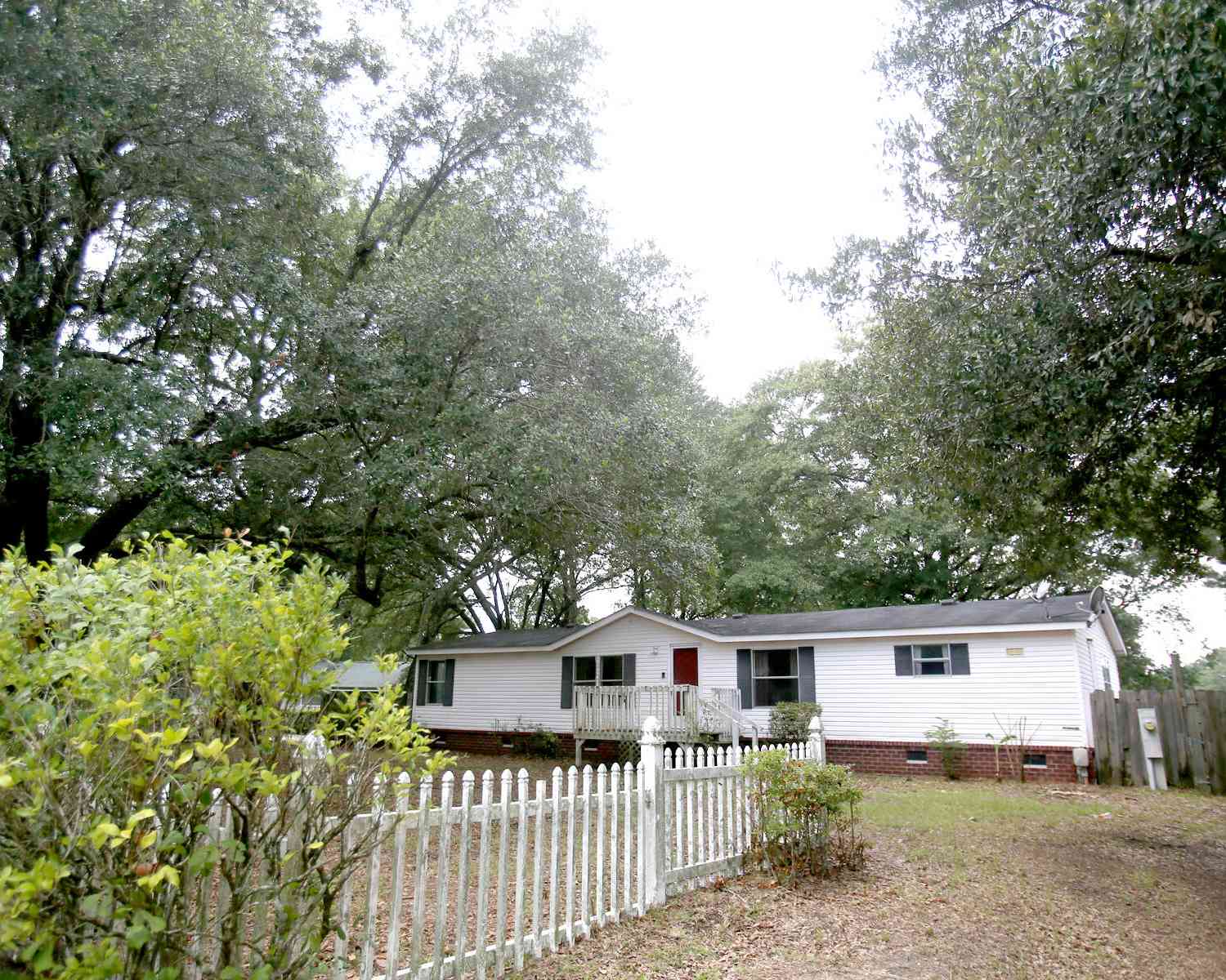 Homes For Sale - 206 W Poplar Branch Drive<br/> Moncks Corner, SC 29461