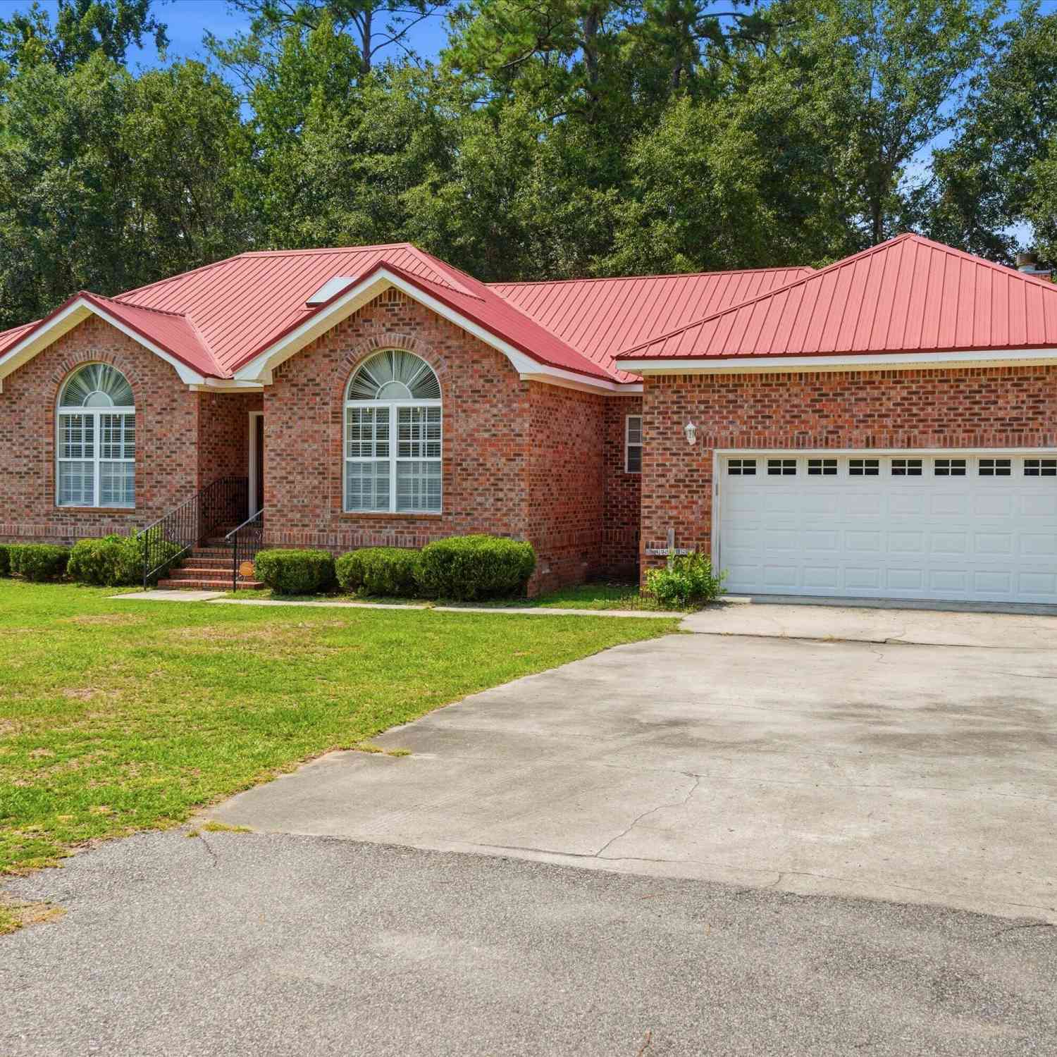 Homes For Sale - 326 Locust Street<br/> Walterboro, SC 29488