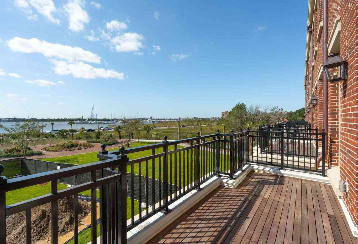 Homes For Rent - 376 Broad Street<br/> Charleston, SC 29401