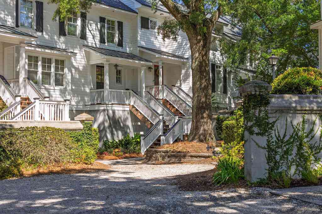 Homes For Rent - 142 Wappoo Creek Drive #UNIT 9<br/> Charleston, SC 29412