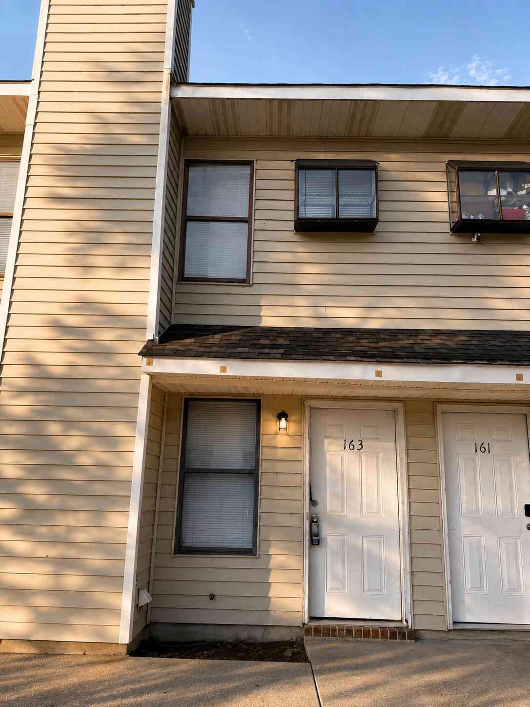 Townhouse For Sale - 163 Pine Shadow Drive<br/> Goose Creek, SC 29445
