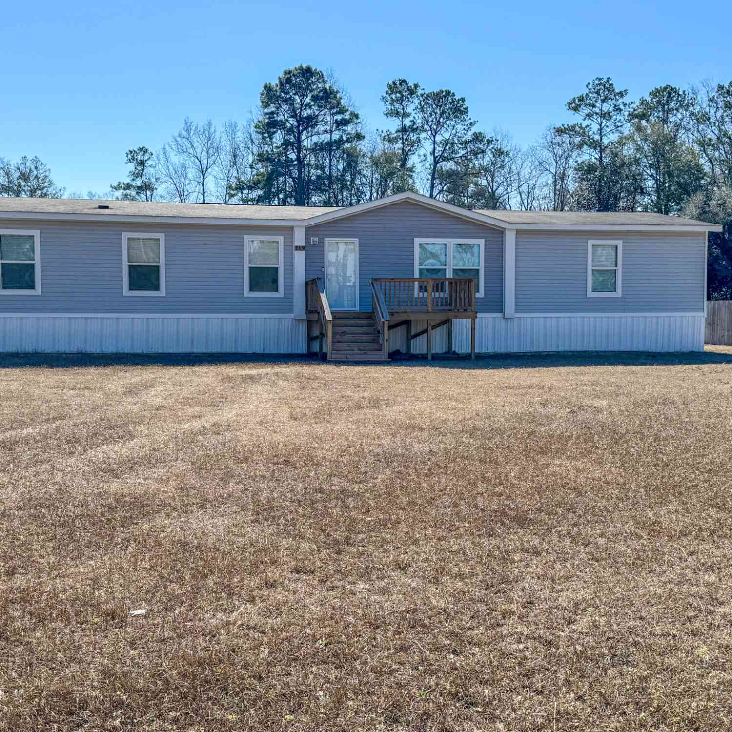 Homes For Sale - 719 Ulmer Lake Drive<br/> Walterboro, SC 29488