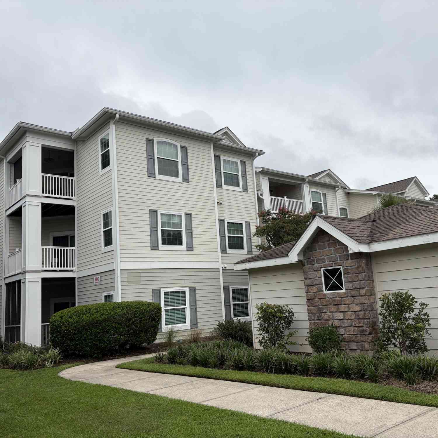 Condo For Sale - 1300 Park West Boulevard #1107<br/> Mount Pleasant, SC 29466