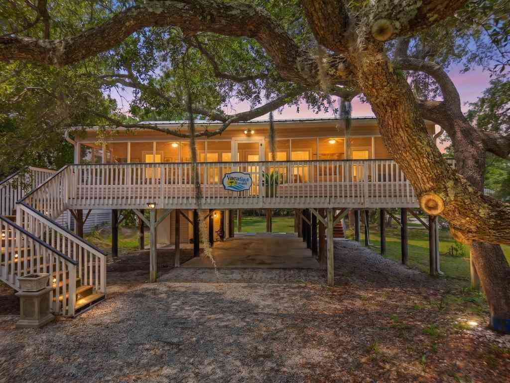 Homes For Sale - 2002 Myrtle Street<br/> Colleton County, Edisto Island, SC 29438