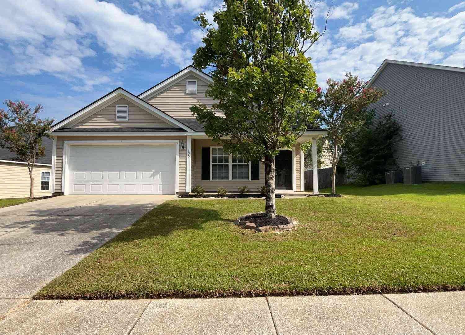 Homes For Rent - 135 Wildberry Lane<br/> Goose Creek, SC 29445