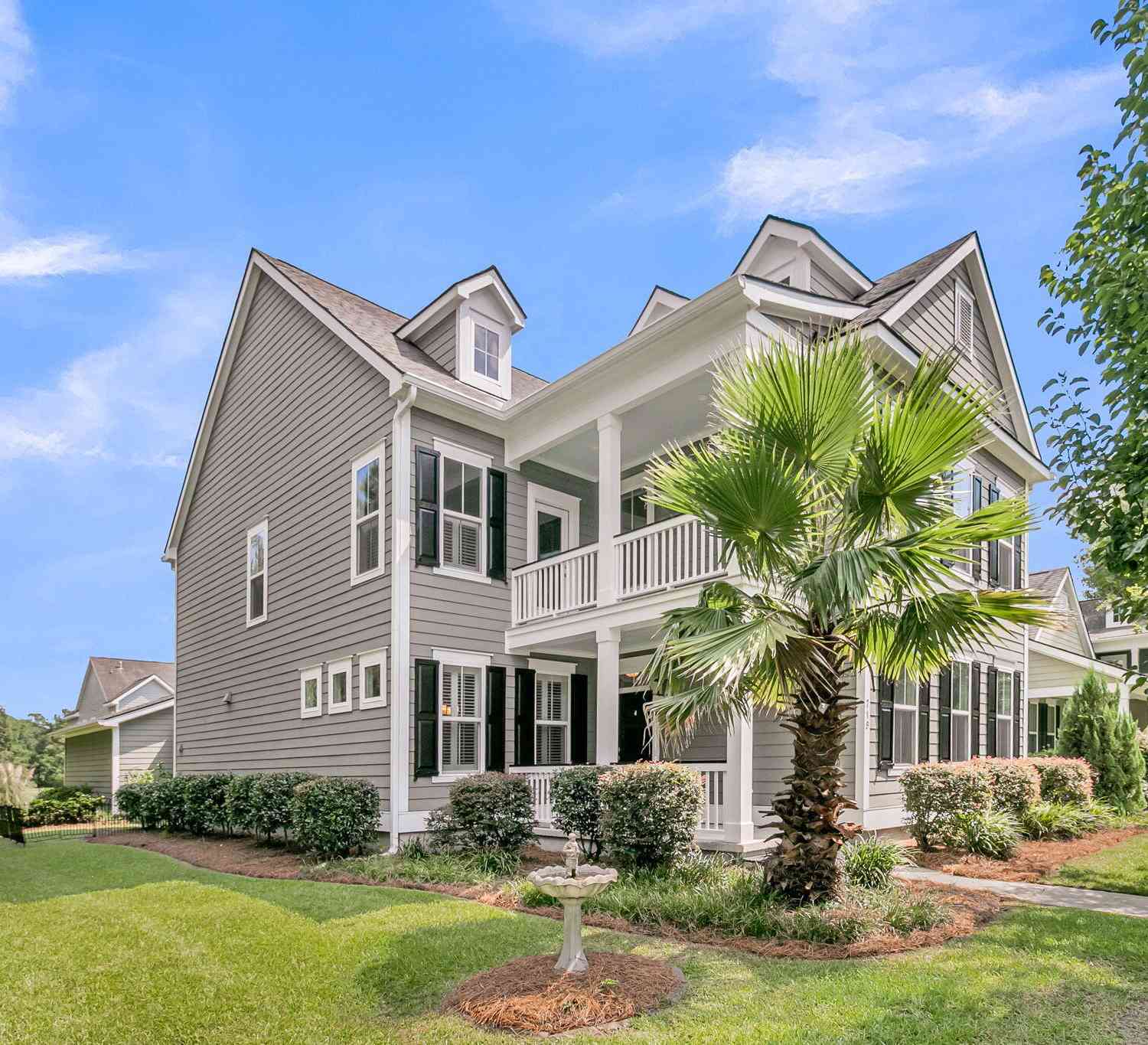 Homes For Sale - 719 N Hickory Street<br/> Summerville, SC 29483