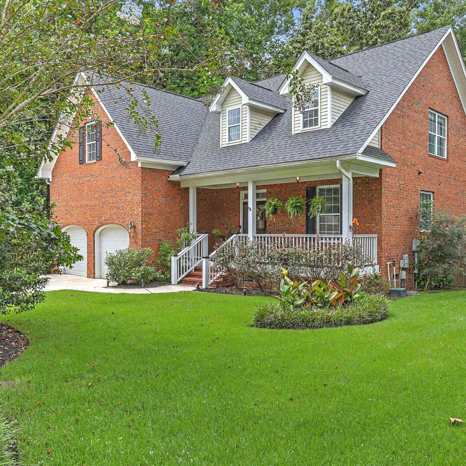 Homes For Sale - 8631 Woodland Walk<br/> North Charleston, SC 29420