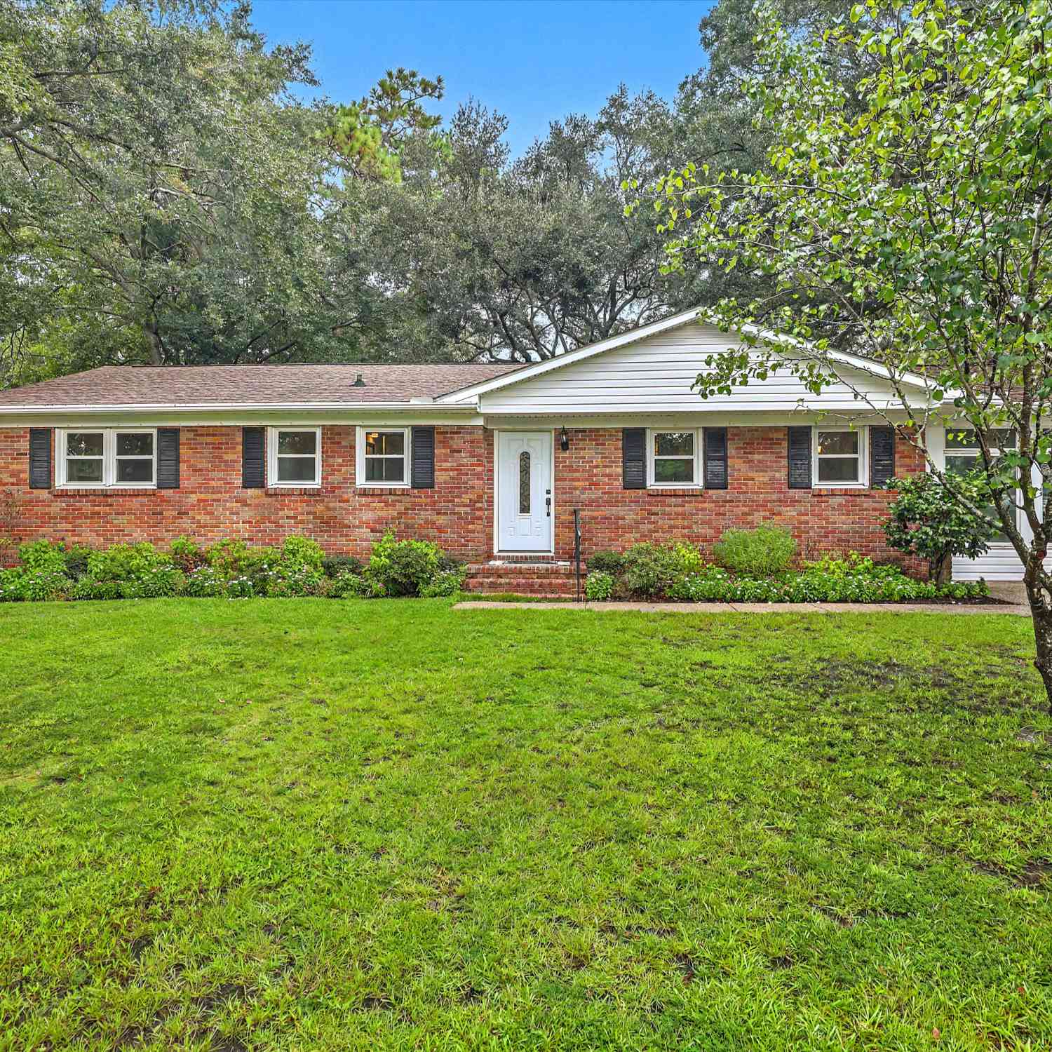 Homes For Sale - 1510 Manor Boulevard<br/> Charleston, SC 29407
