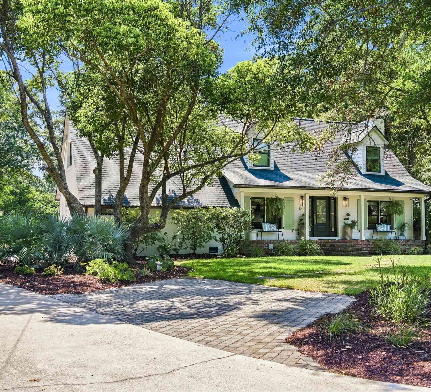 Homes For Sale - 1233 Calais Drive<br/> Mount Pleasant, SC 29464