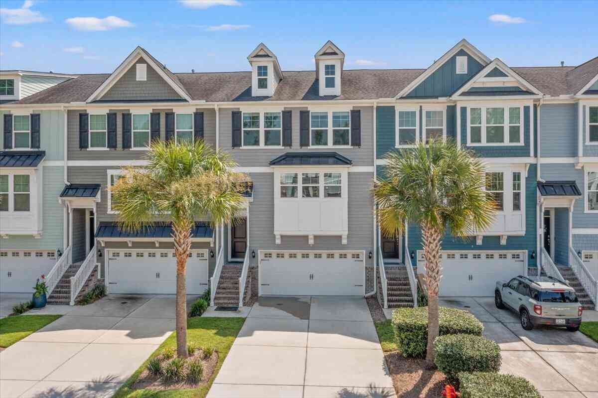 Townhouse For Sale - 1546 Moss Spring Road<br/> Mount Pleasant, SC 29466