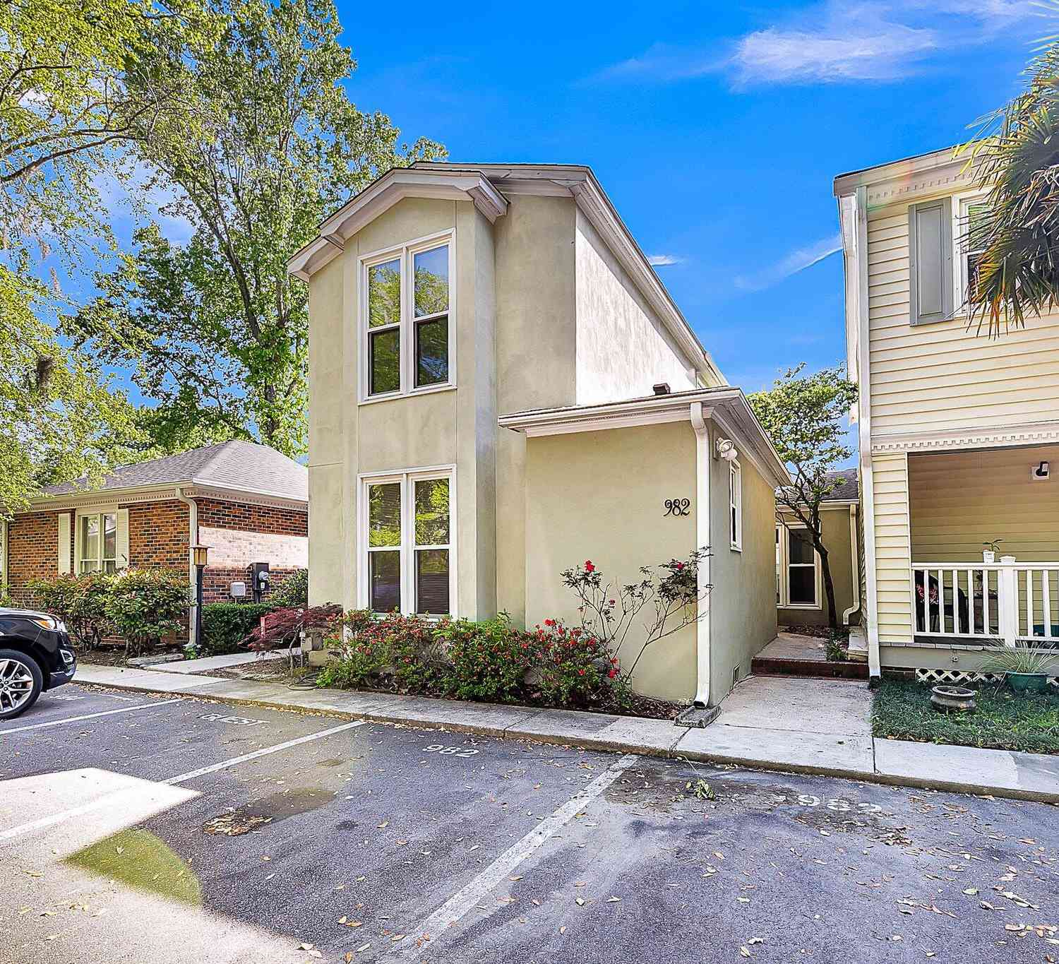 Townhouse For Sale - 982 Harbor Oaks Drive<br/> Charleston County, Charleston, SC 29412