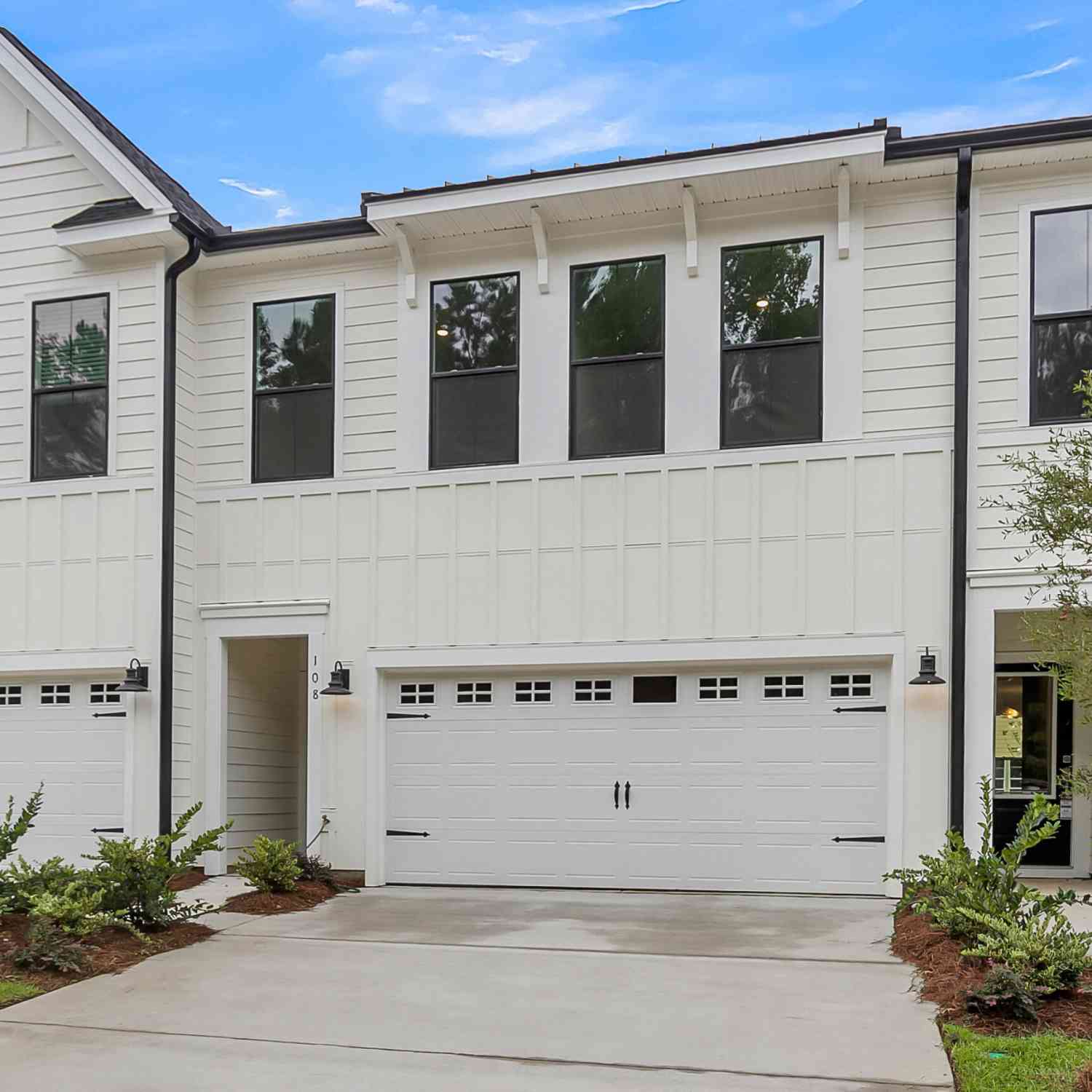 Townhouse For Sale - 108 Dahlberg Street<br/> Dorchester County, Summerville, SC 29483