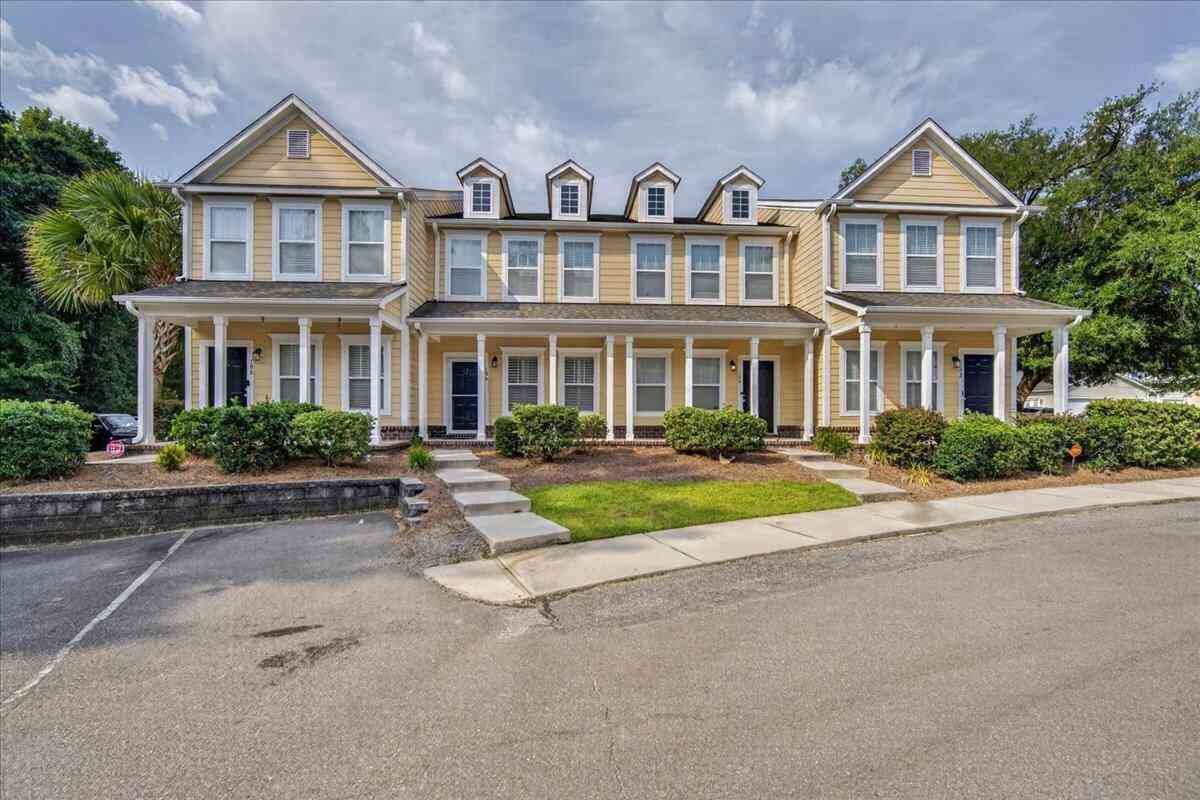 Townhouse For Sale - 104 Bennett Lane #18<br/> Dorchester County, Summerville, SC 29483