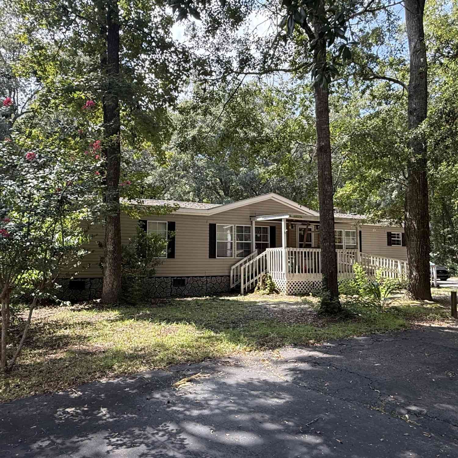 Homes For Sale - 100 Dunmeyer Loop Road<br/> Summerville, SC 29485
