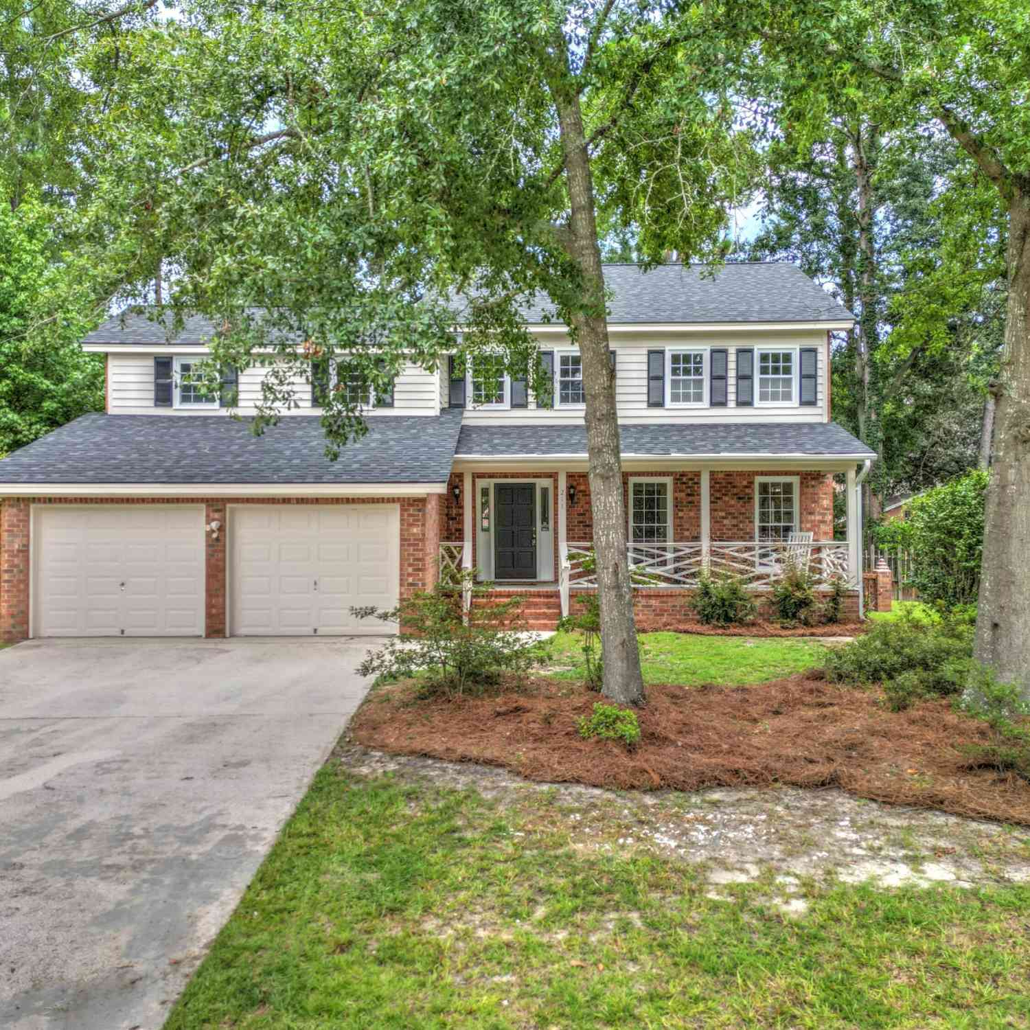 Homes For Sale - 211 Towhee Drive<br/> Summerville, SC 29485