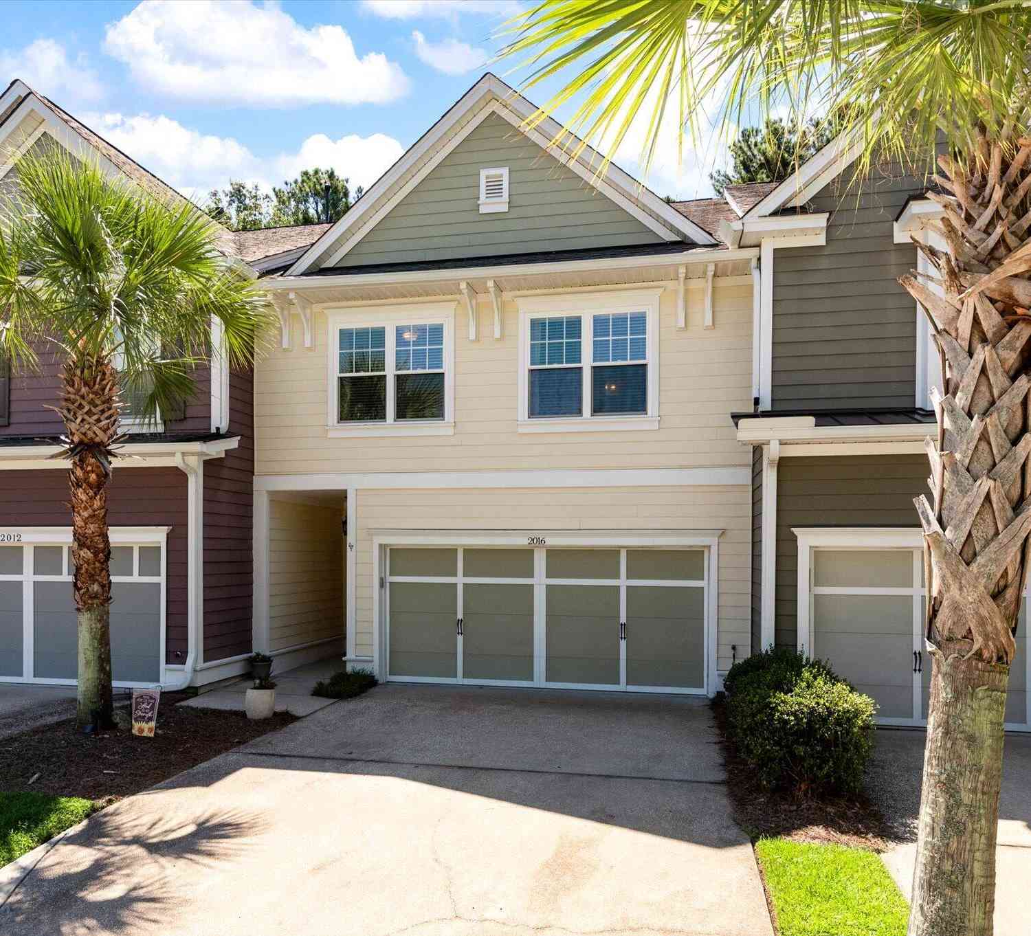 Townhouse For Sale - 2016 Kings Gate Lane<br/> Charleston County, Mount Pleasant, SC 29466