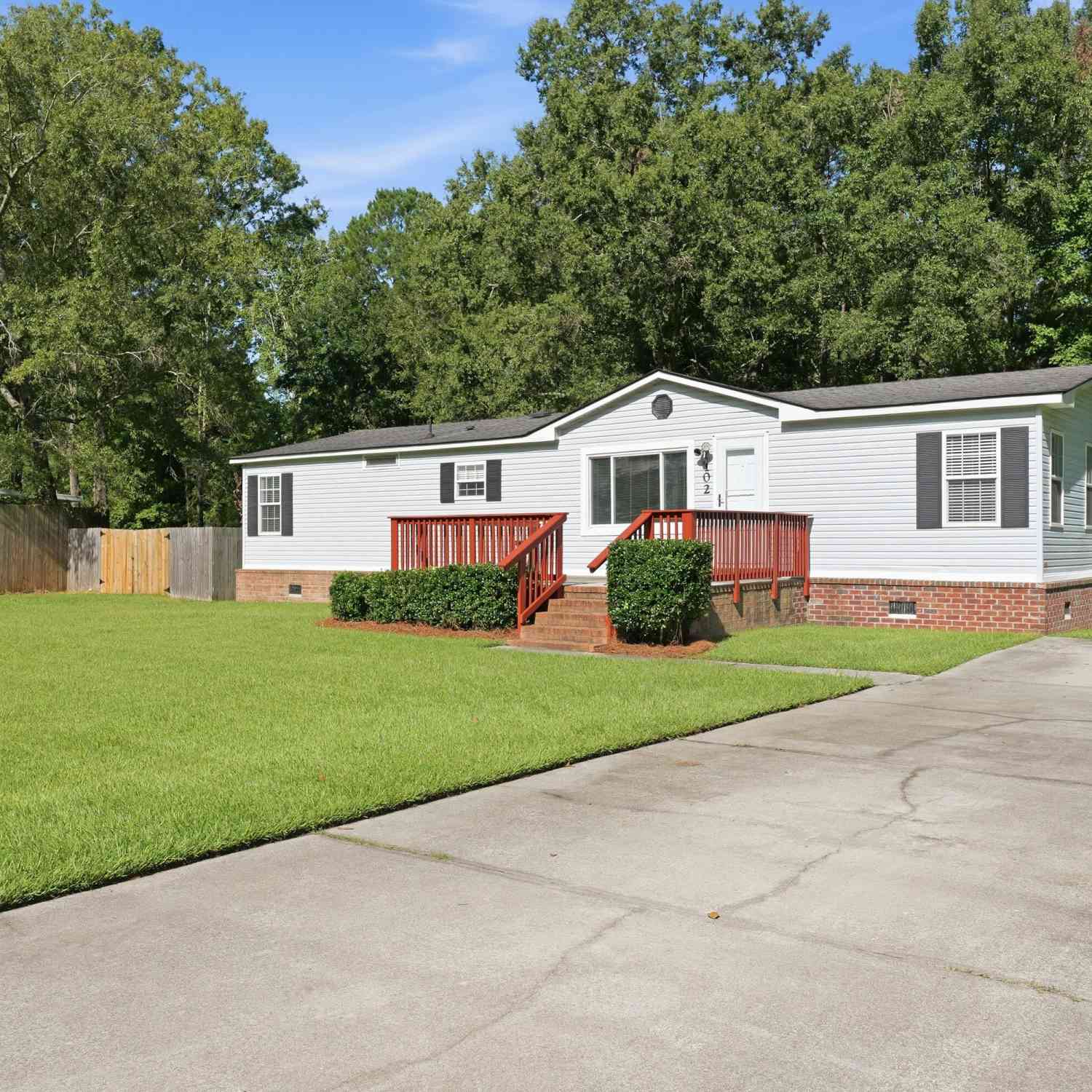 Homes For Sale - 102 Dean Drive<br/> Dorchester County, Summerville, SC 29483