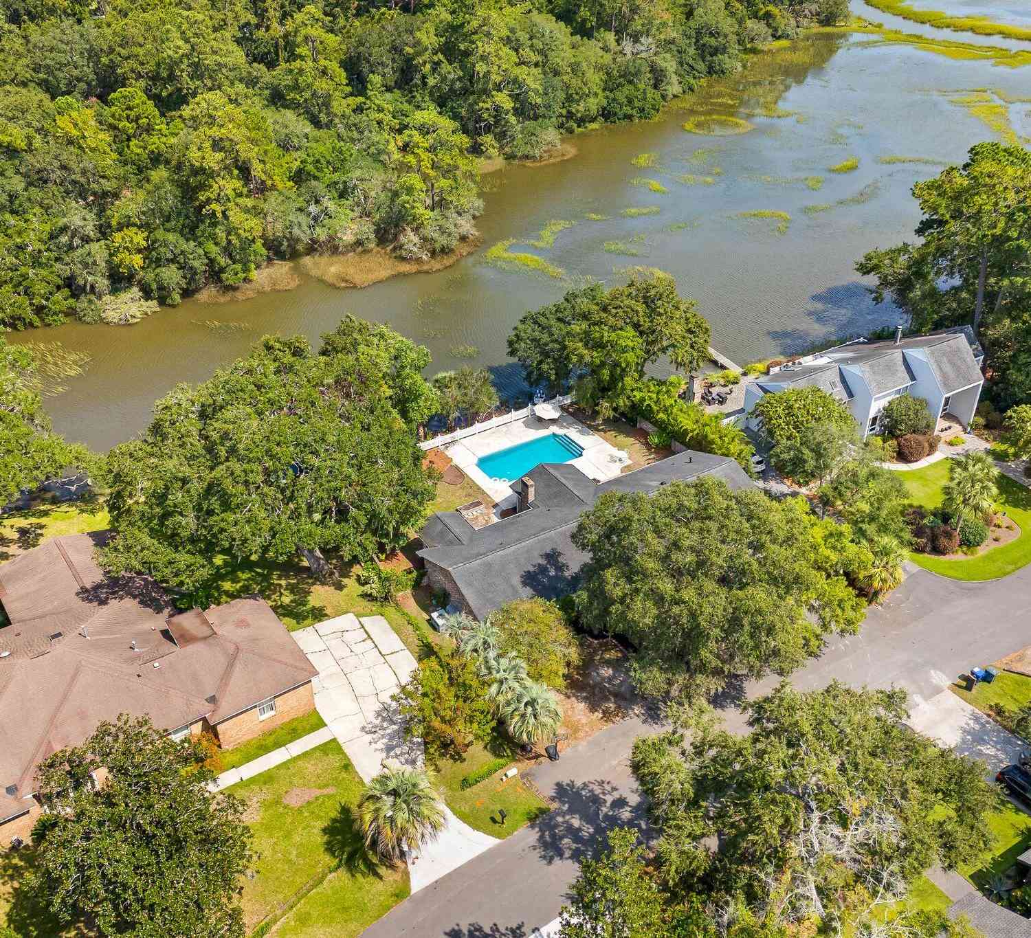 Homes For Sale - 33 Town Creek Drive<br/> Charleston, SC 29407