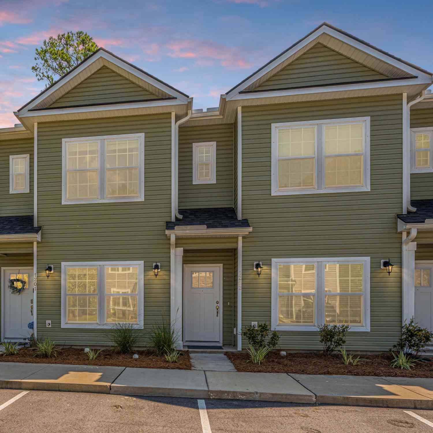 Townhouse For Sale - 1201 Twin Rivers Drive<br/> Wando, SC 29492