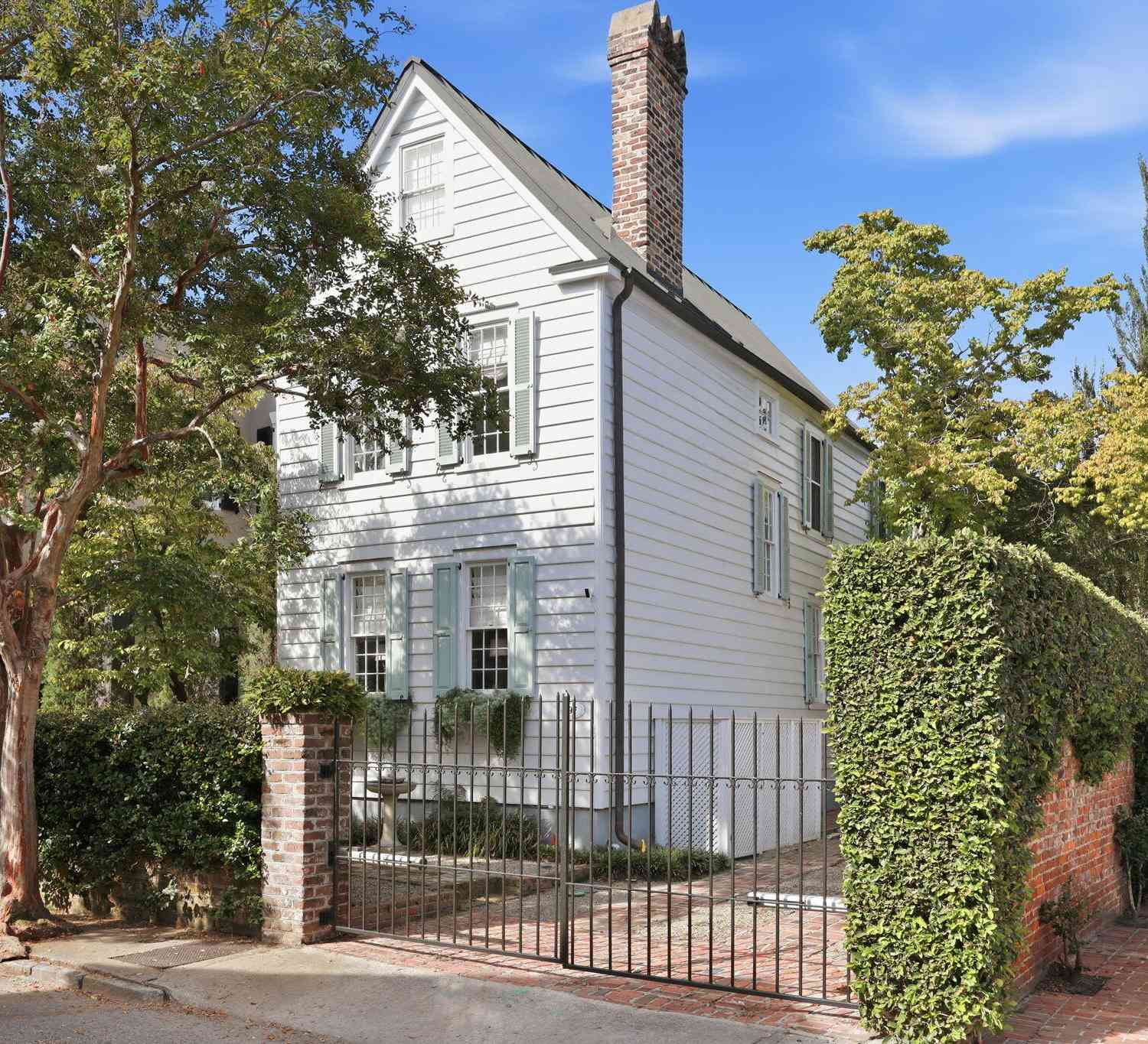 Homes For Rent - 97 King Street<br/> Charleston, SC 29401