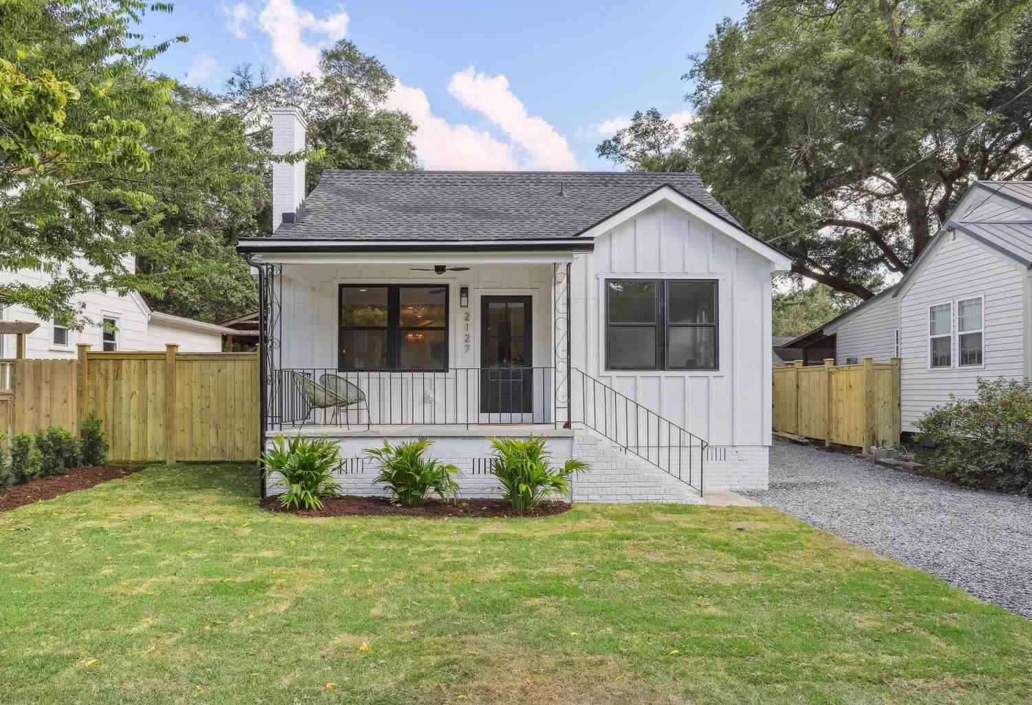 Homes For Sale - 2127 Medway Road<br/> Charleston, SC 29412