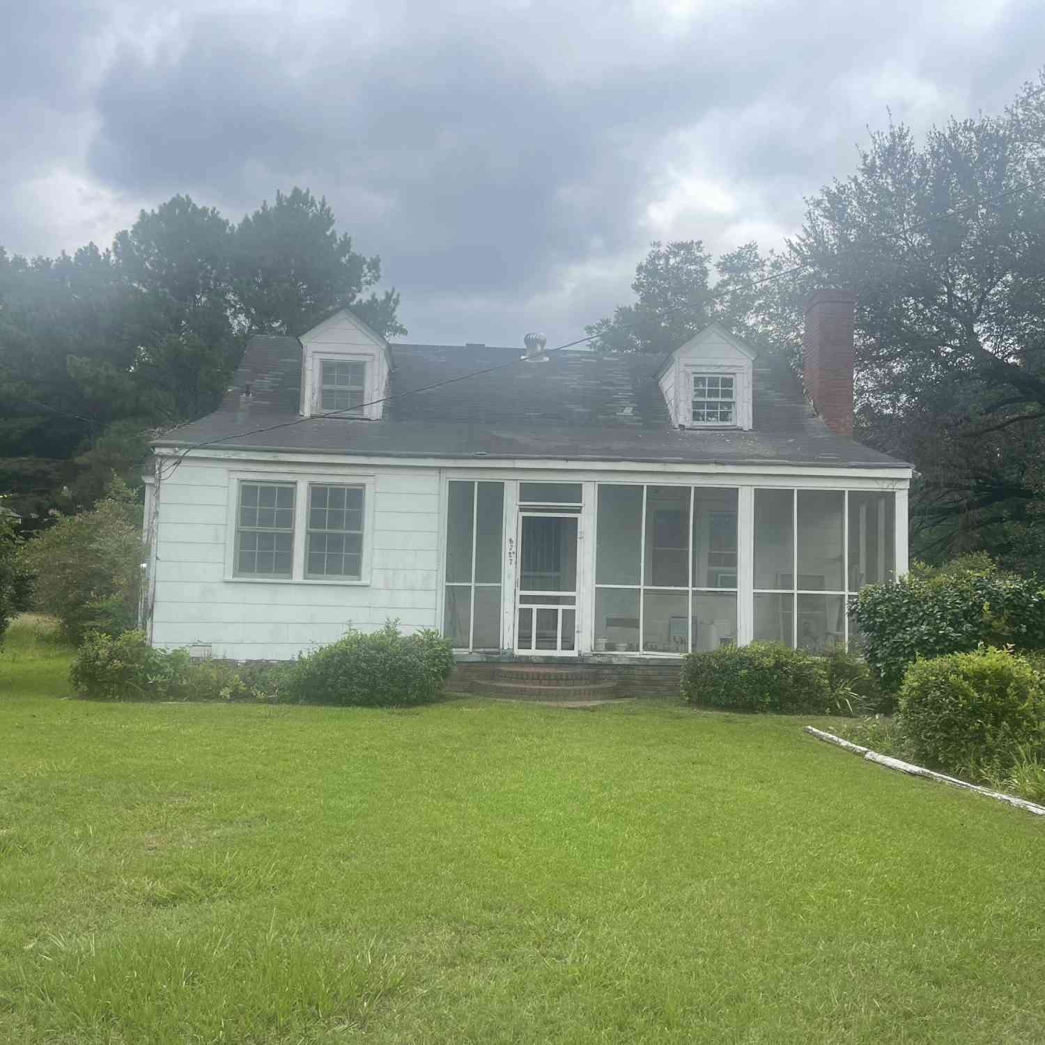 Homes For Sale - 8727 Old State Road<br/> Holly Hill, SC 29059