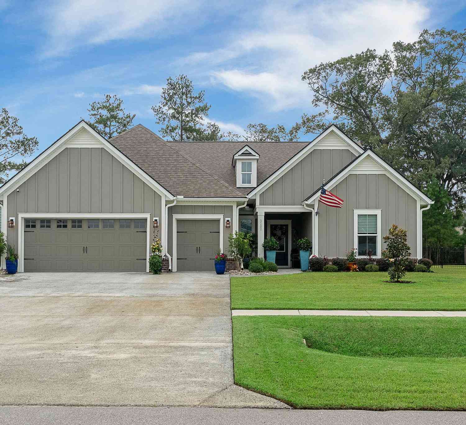 Homes For Sale - 3202 Hugh Bennett Drive<br/> Johns Island, SC 29455