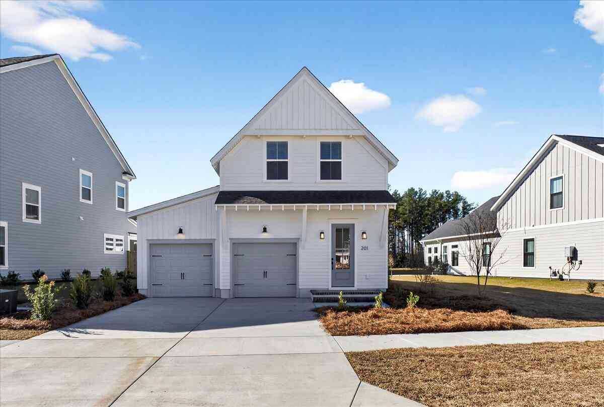 Homes For Sale - 201 Clearpath Drive<br/> Summerville, SC 29486