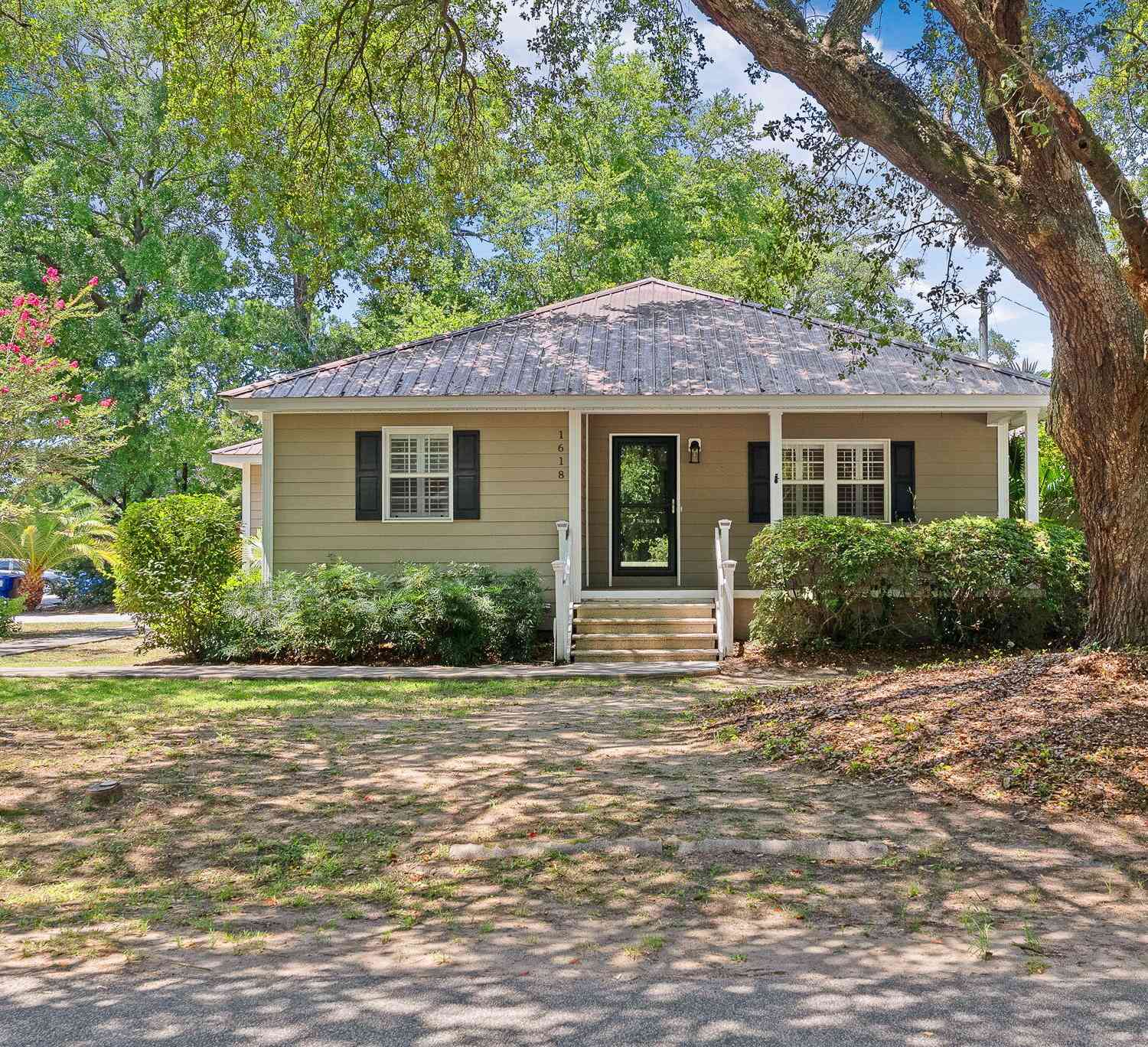 Homes For Sale - 1618 Patterson Avenue<br/> Charleston, SC 29412