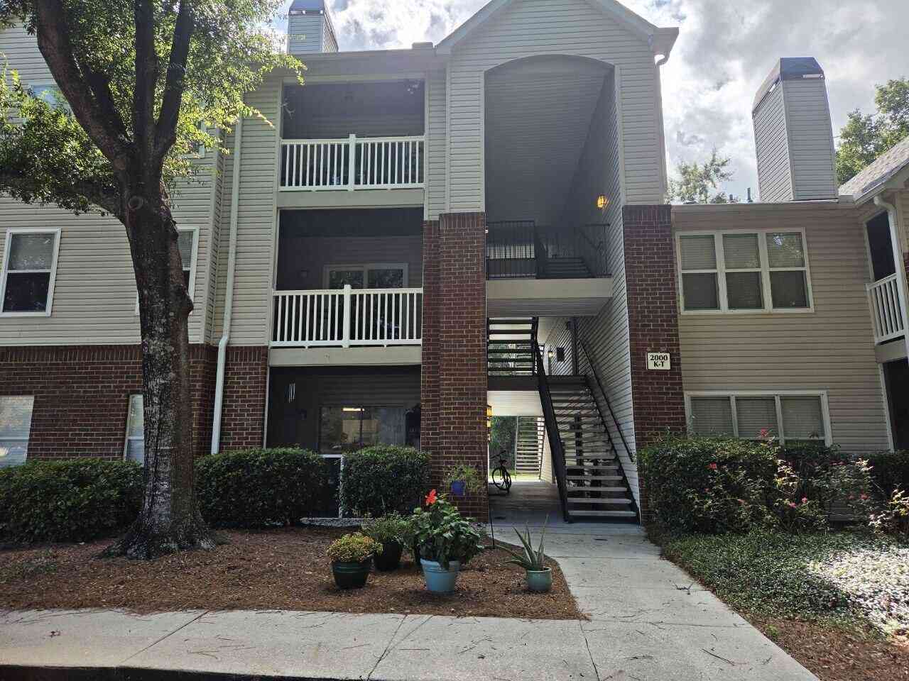 Homes For Rent - 2011 N Highway 17 #2000O<br/> Mount Pleasant, SC 29466