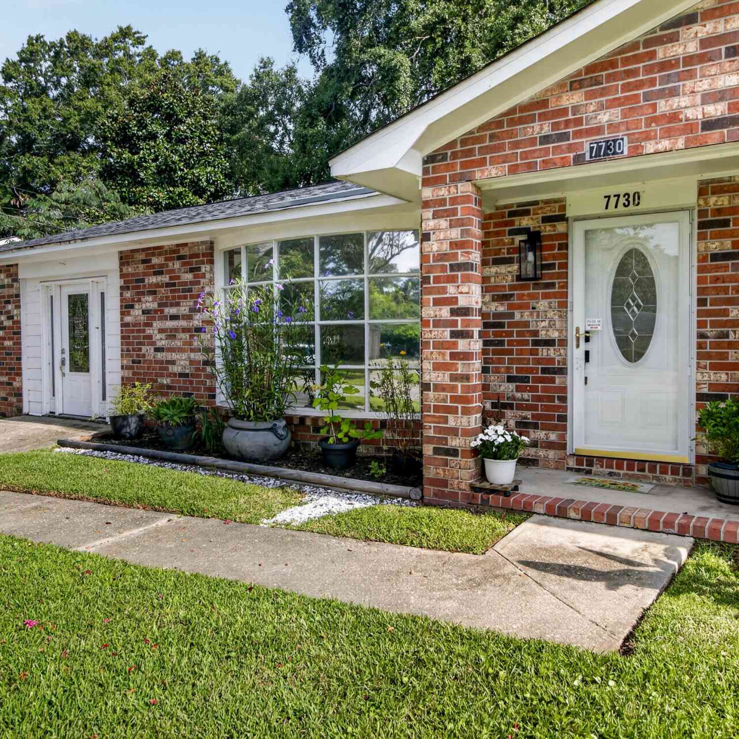 Homes For Sale - 7730 Ovaldale Drive<br/> North Charleston, SC 29418