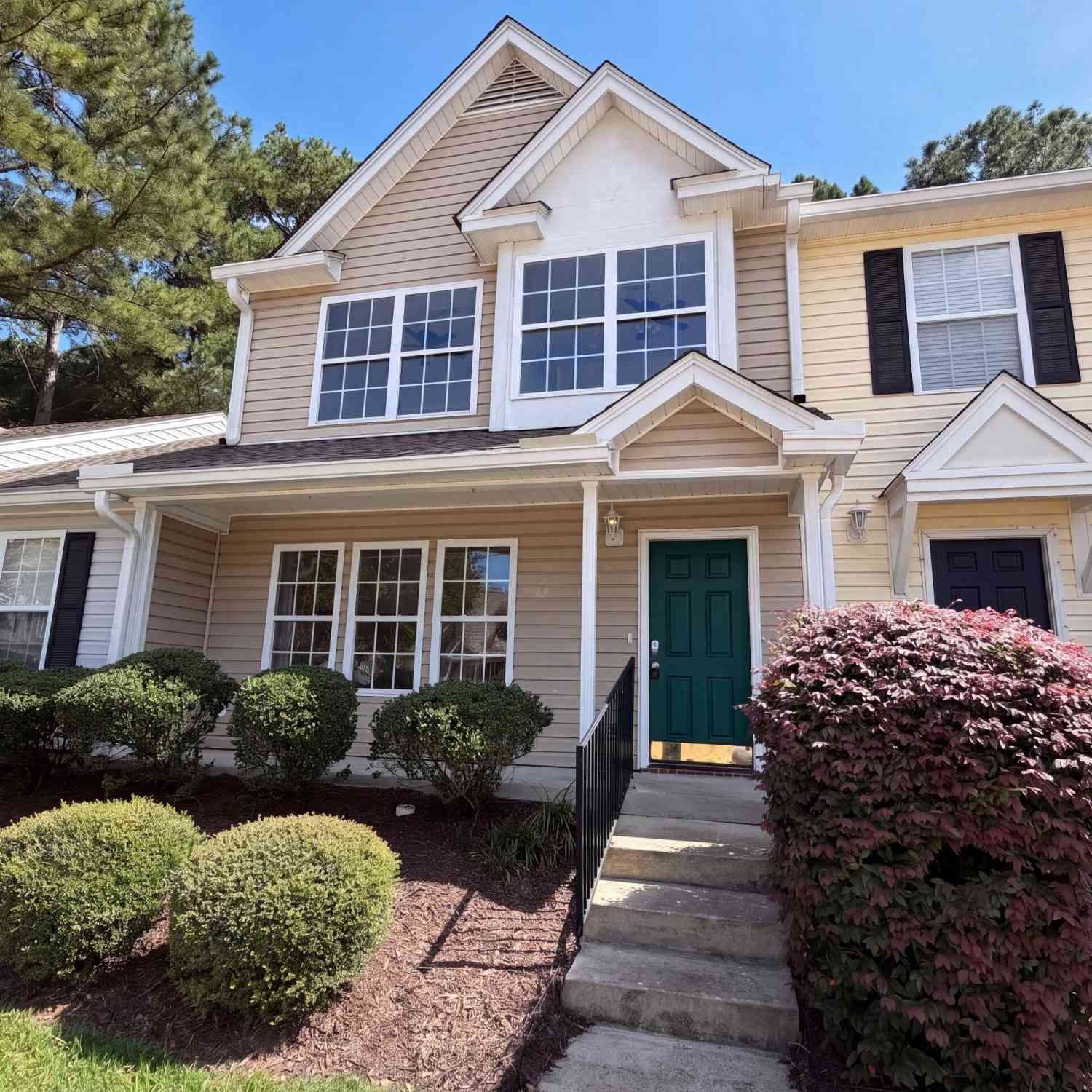 Townhouse For Sale - 112 Taylor Circle<br/> Goose Creek, SC 29445