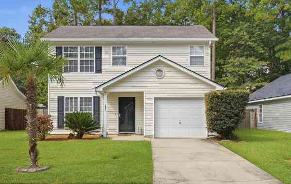 Homes For Sale - 121 Trickle Drive<br/> Summerville, SC 29483