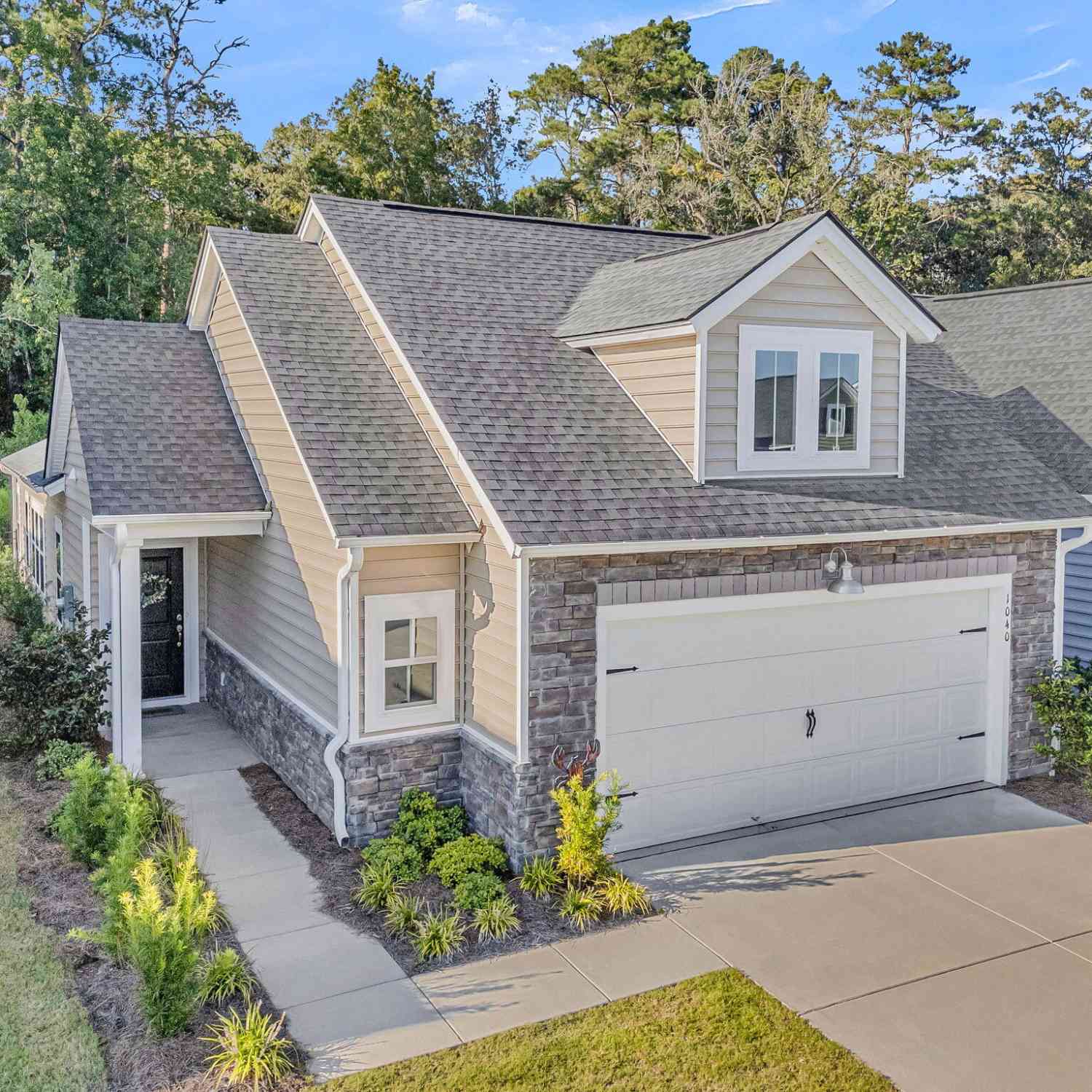 Homes For Sale - 1040 Grace Field Avenue<br/> Summerville, SC 29485