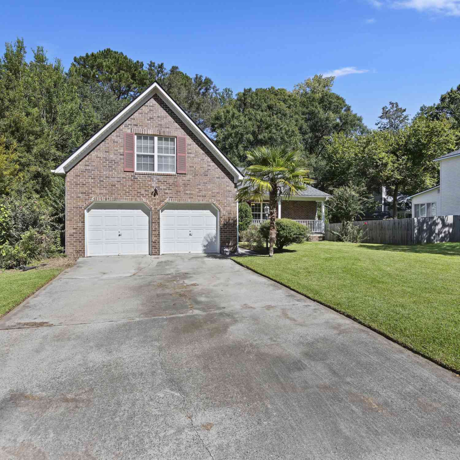 Homes For Sale - 185 Thames Avenue<br/> Summerville, SC 29485