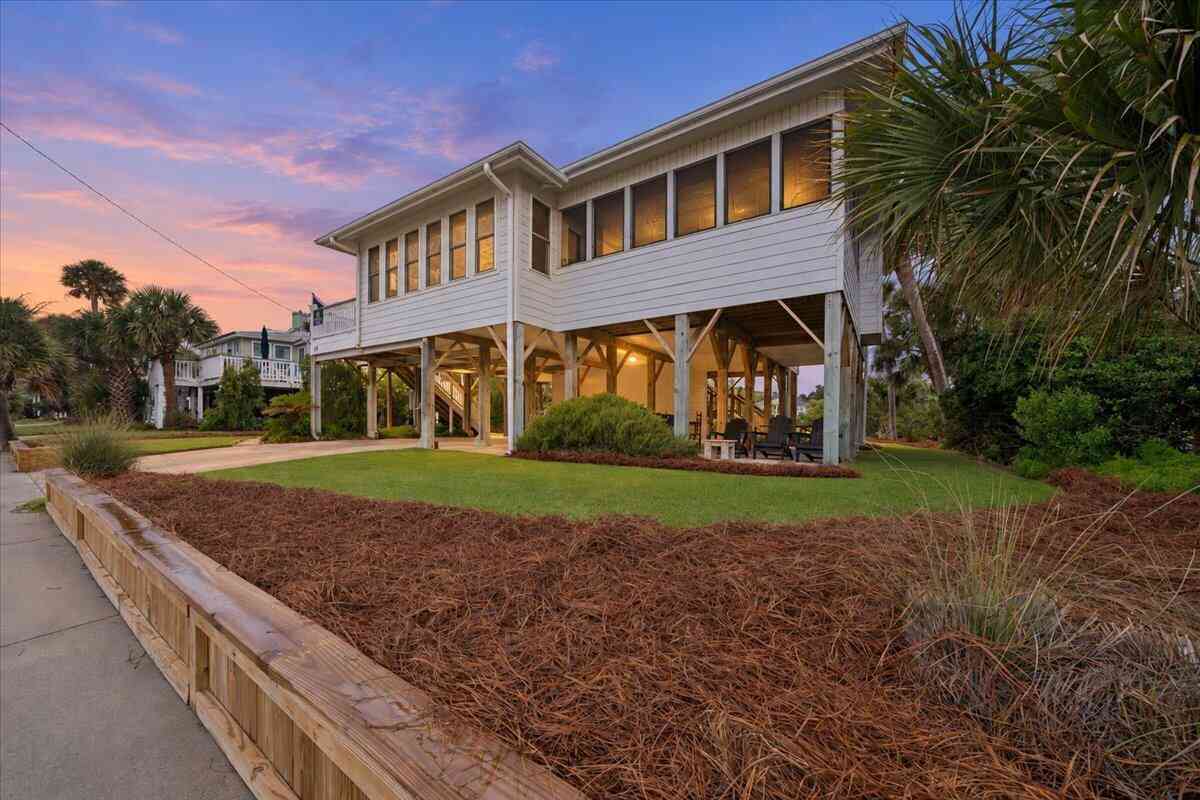 Homes For Sale - 505 Palmetto Boulevard<br/> Edisto Beach, SC 29438
