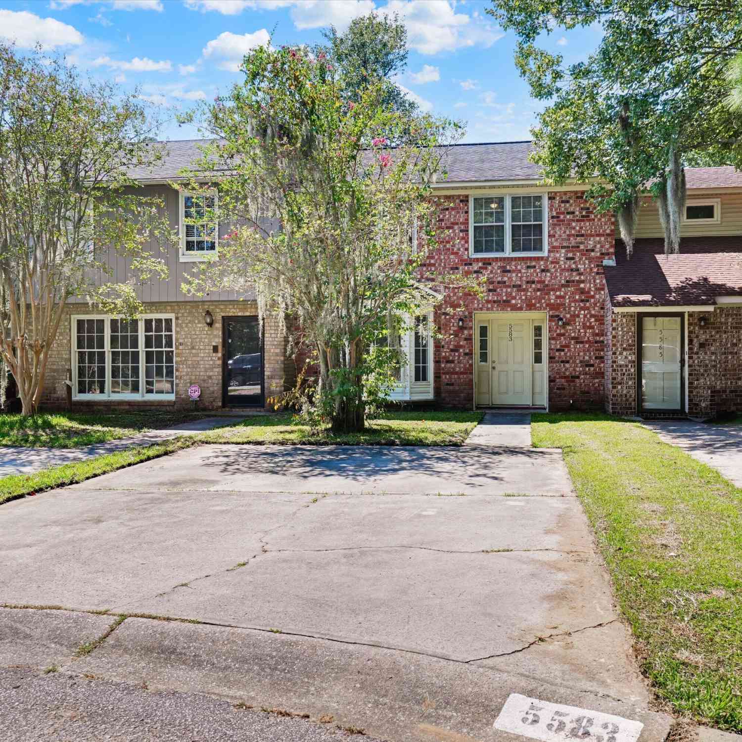 Townhouse For Sale - 5583 Fowler Drive<br/> North Charleston, SC 29418