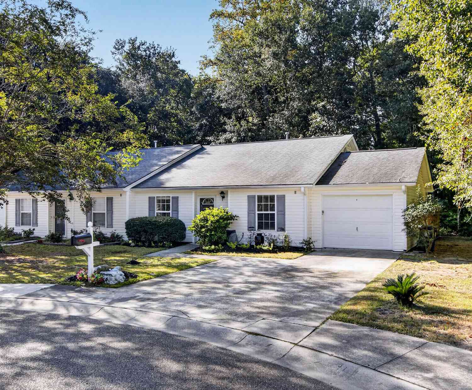 Townhouse For Sale - 1565 Brianna Lane<br/> Charleston, SC 29412
