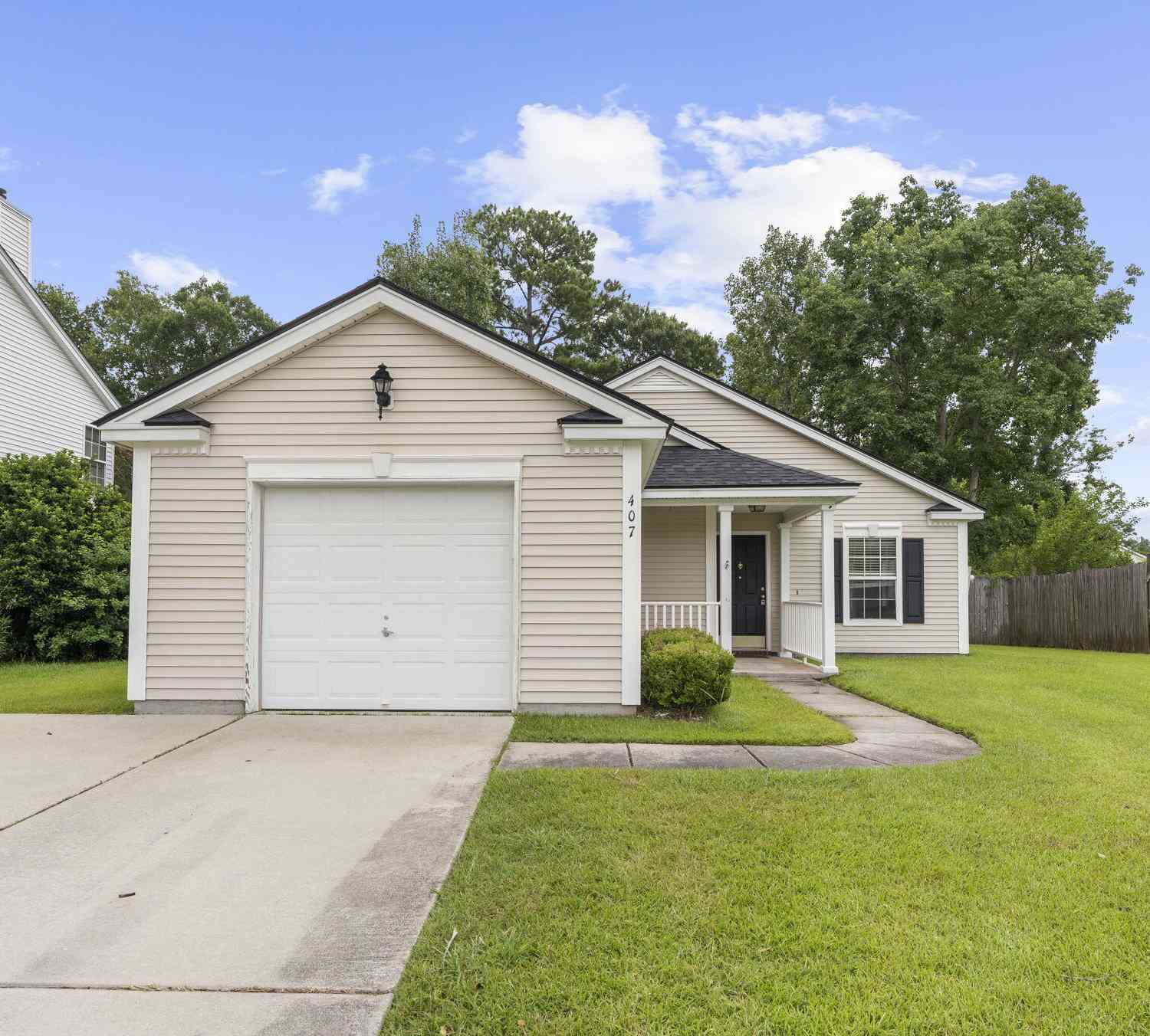 Homes For Rent - 407 Beverly Drive<br/> Dorchester County, Summerville, SC 29485