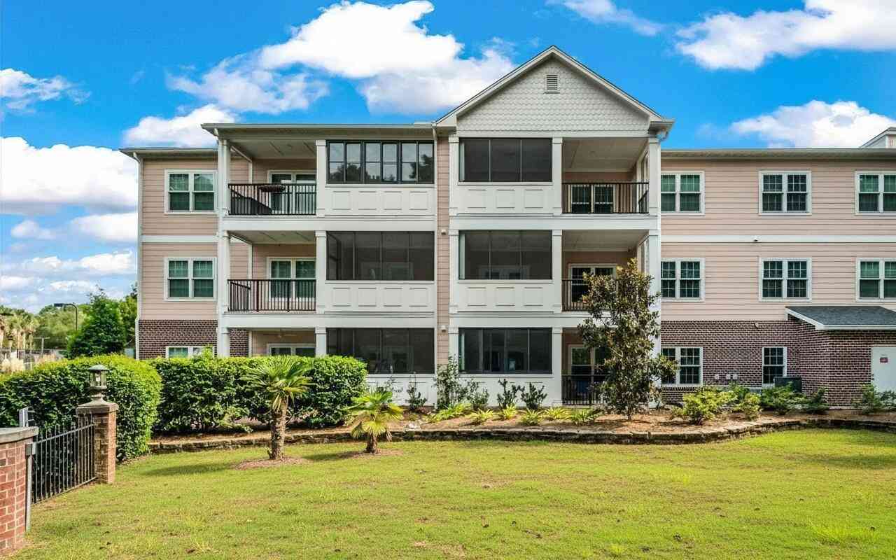 Condo For Sale - 1025 Riverland Woods Place #APT 212<br/> Charleston, SC 29412