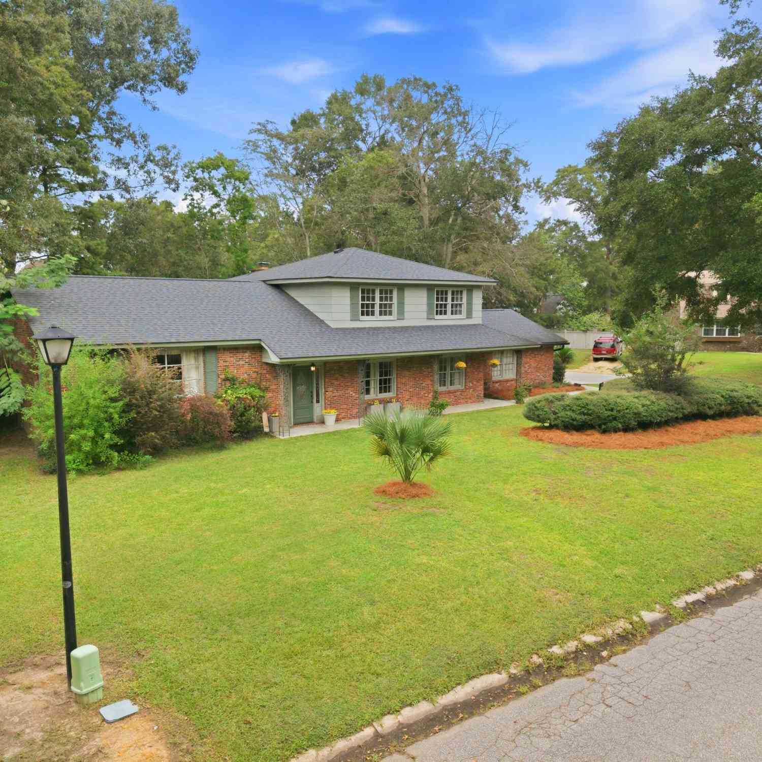 Homes For Sale - 6 Ravenna Avenue<br/> Hanahan, SC 29410
