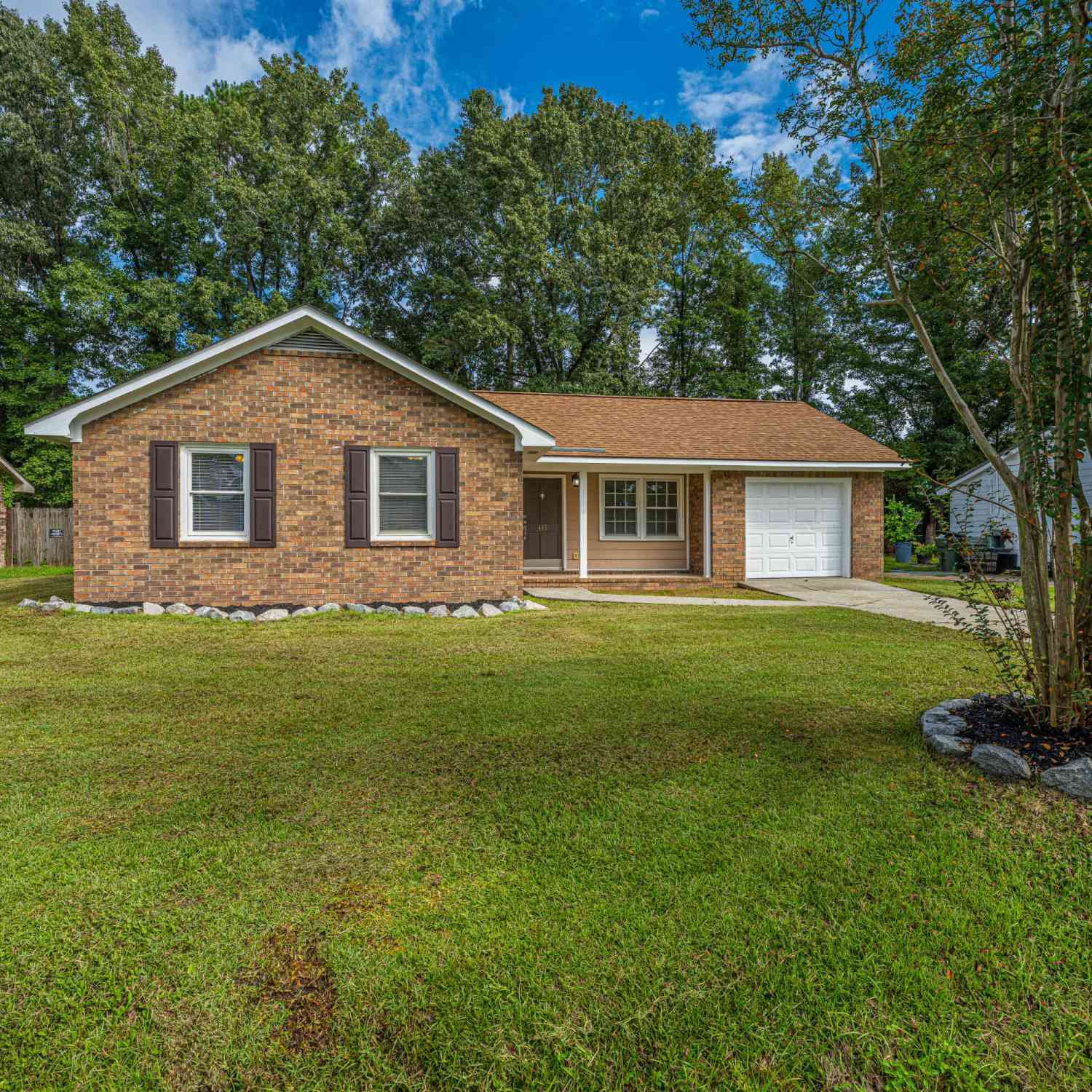 Homes For Sale - 443 Robin Drive<br/> Goose Creek, SC 29445