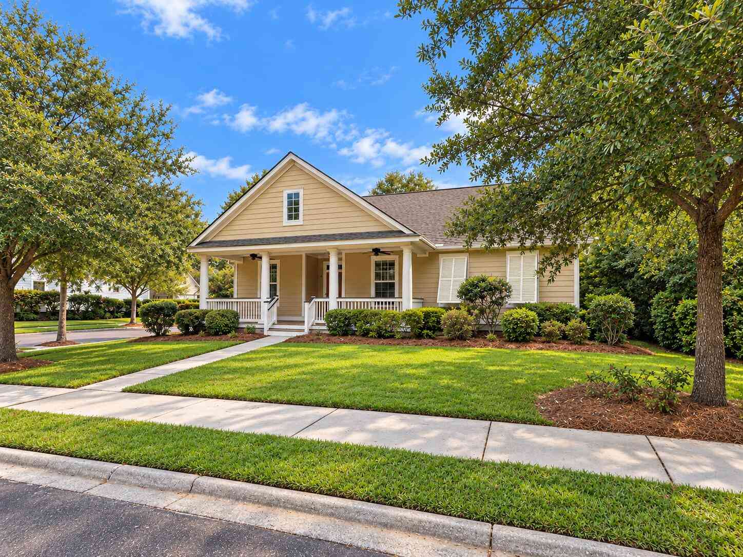 Homes For Sale - 120 Red Bay Lane<br/> Summerville, SC 29483