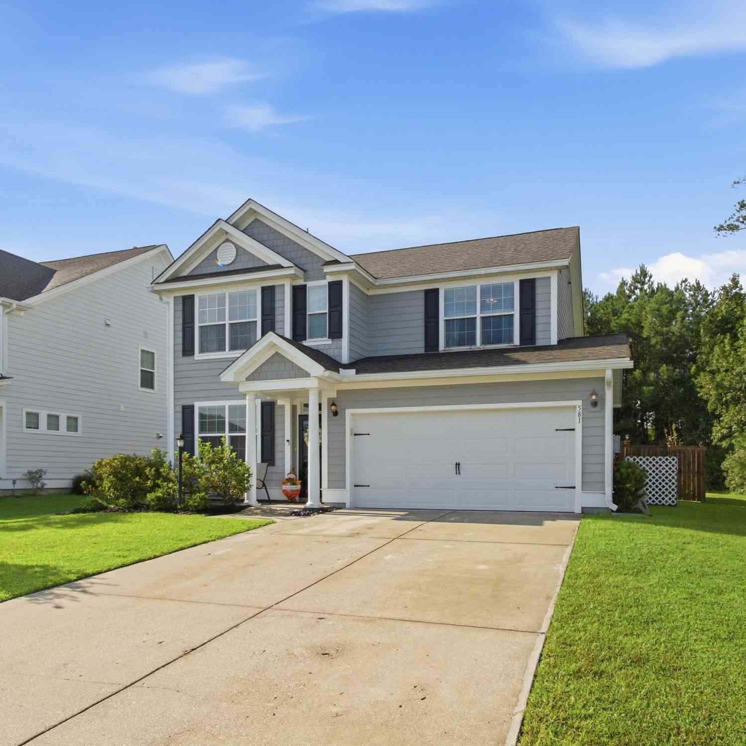 Homes For Sale - 581 Yellow Leaf Lane<br/> Summerville, SC 29486