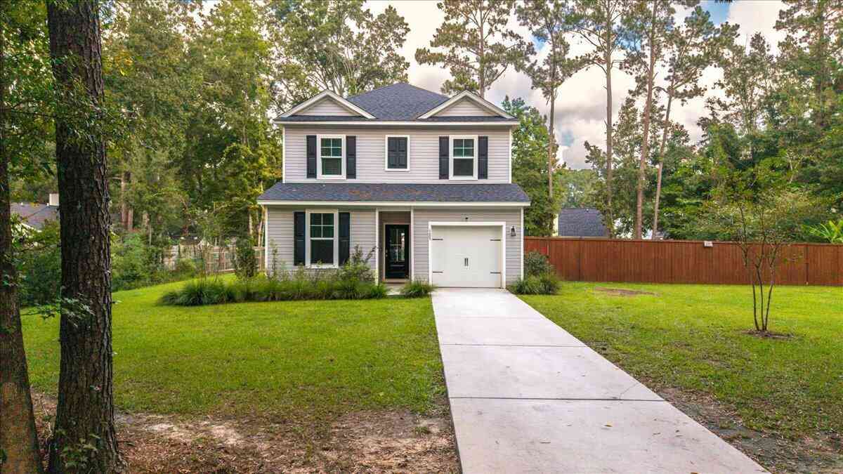 Homes For Sale - 125 King Street<br/> Summerville, SC 29483